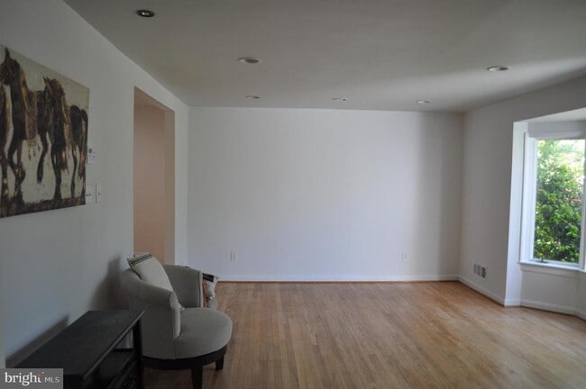 Photo - 6000 Greentree Rd