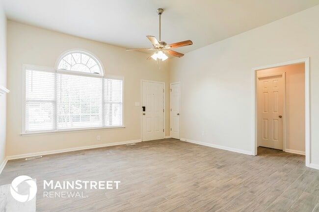 Photo - 160 Cedarhurst Ln