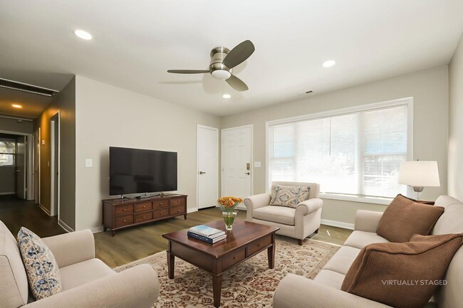 Photo - 3 bed / 2 bath ~ West Ashley Area, Move-in...