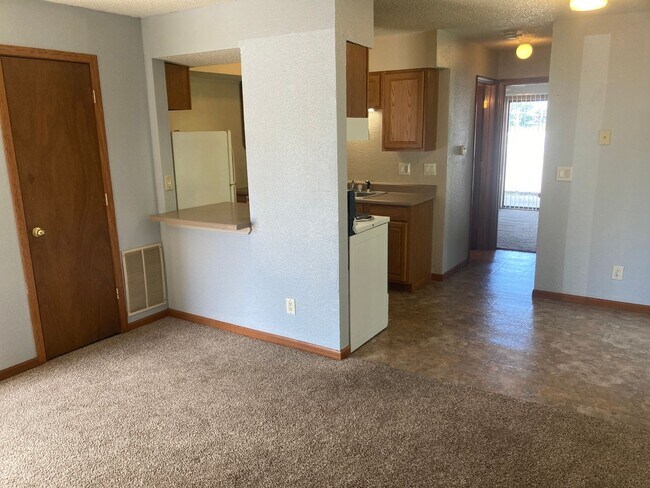 Photo - 2 Bed 1 Bath Located behind Hy-Vee in Osag... Unit 856 Hwy D #51