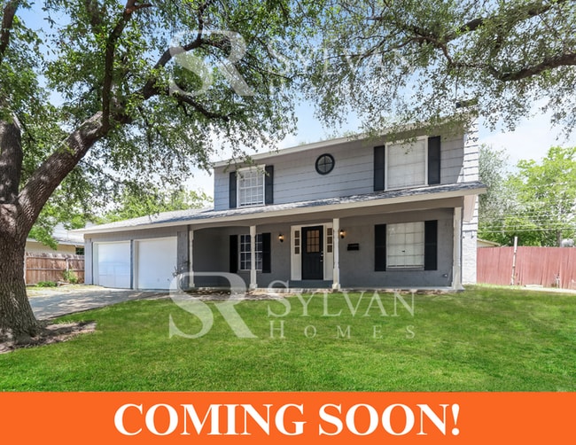 Building Photo - Feel welcome and comfortable in this spaci... Rental