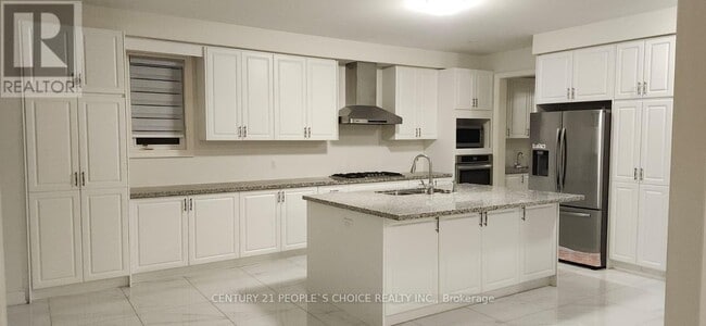 Photo - 30 Cattail Cres