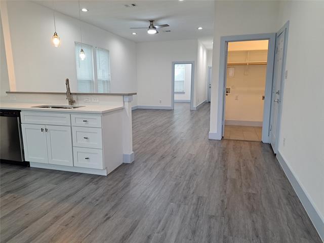 Photo - 3243 Noor St