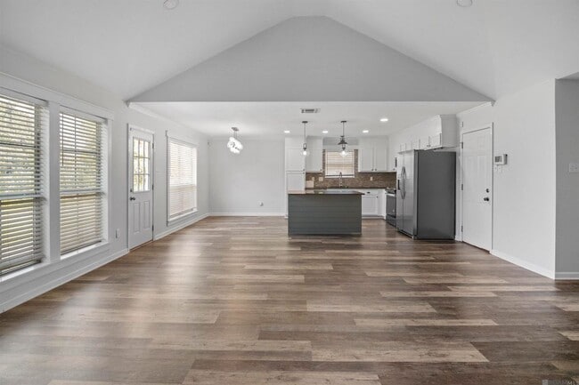 Photo - 40450 Hawthorne Dr