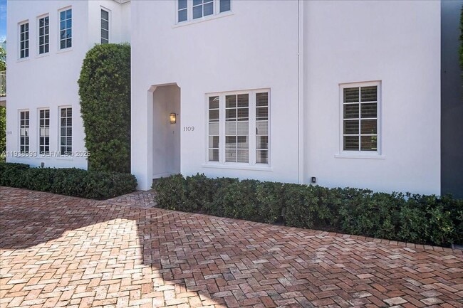 Photo - 1109 Campo Sano Ave