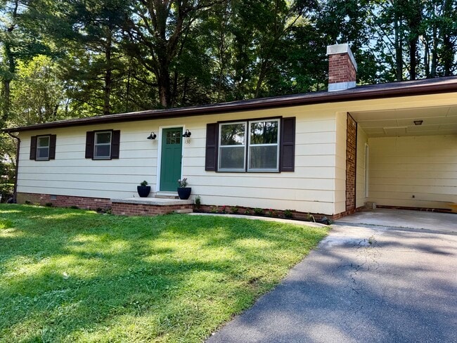 Building Photo - 130 Maple Dr Rental