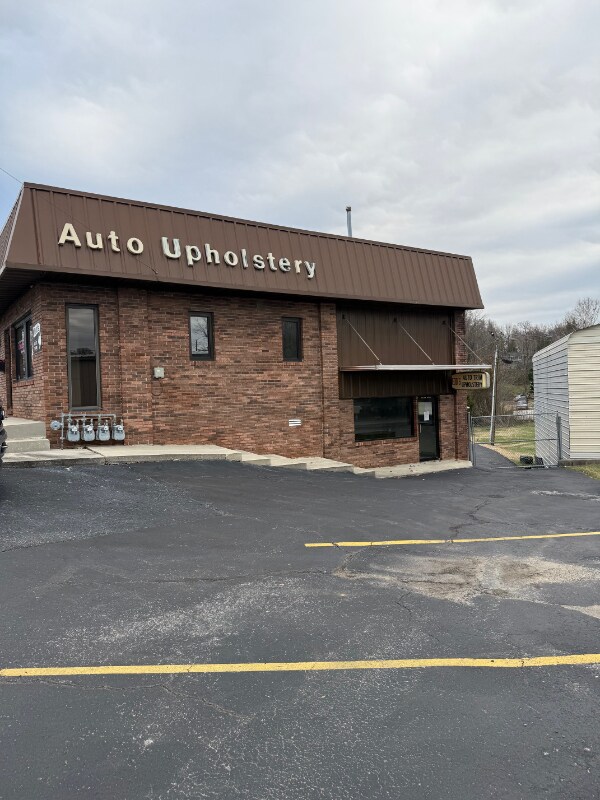 Photo - 715 E Spring St