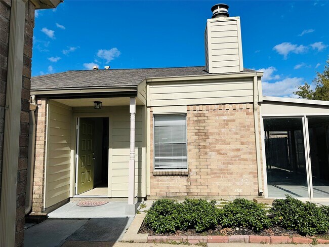 Photo - 18530 Meadows Way Dr