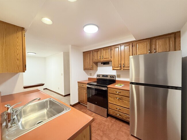 Photo - 175 Summer St Unit 4