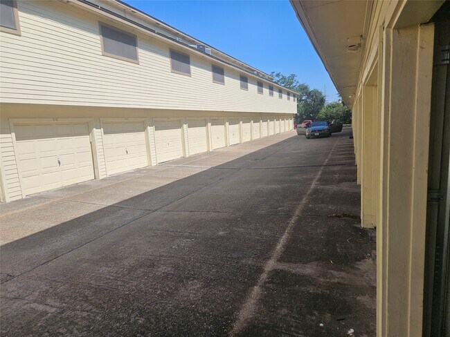 Photo - 2425 Holly Hall St Unit B37