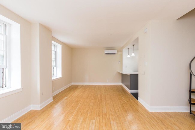 Photo - 44-46 S 3rd St Unit 4R