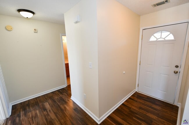 Photo - 337 Tyson Glen Dr