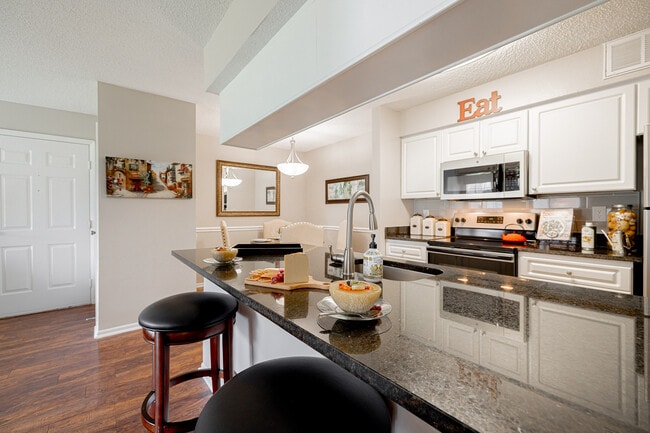 010_Palermo_1B_1310_0925_S - The Park at Palermo Apartments