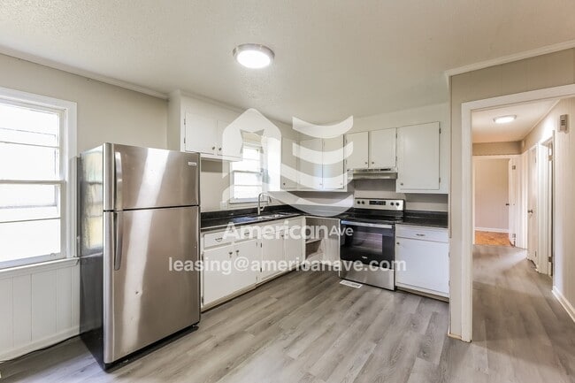 Photo - 643 Woodvale Rd