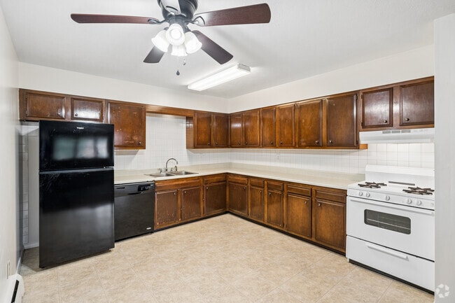 2BR, 1BA - 800SF - Kitchen