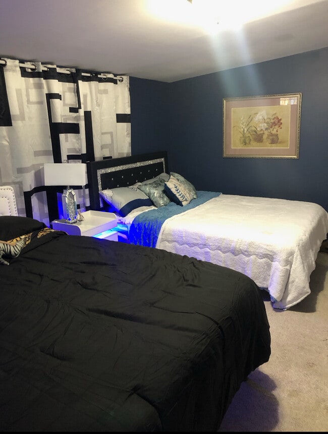 Photo - 4557 S 2nd St