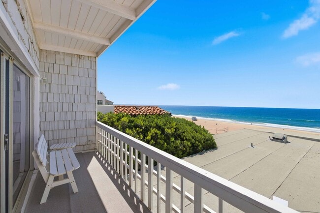 3105 Ocean Dr