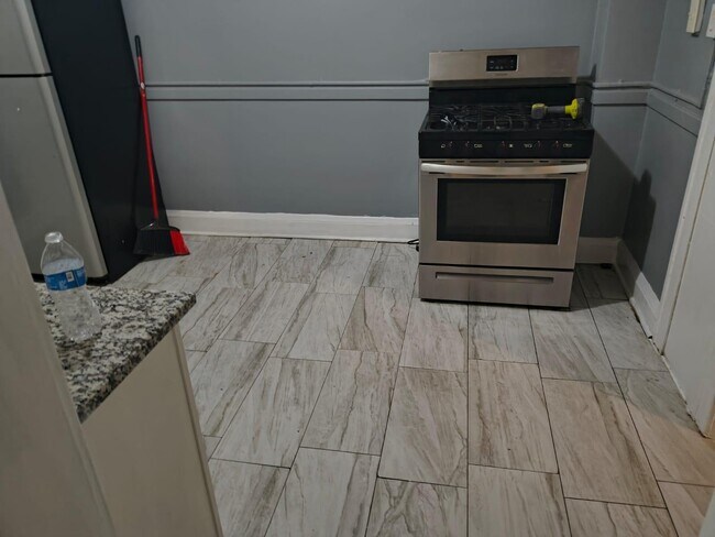 Photo - 13315 Madison Ave Unit 5