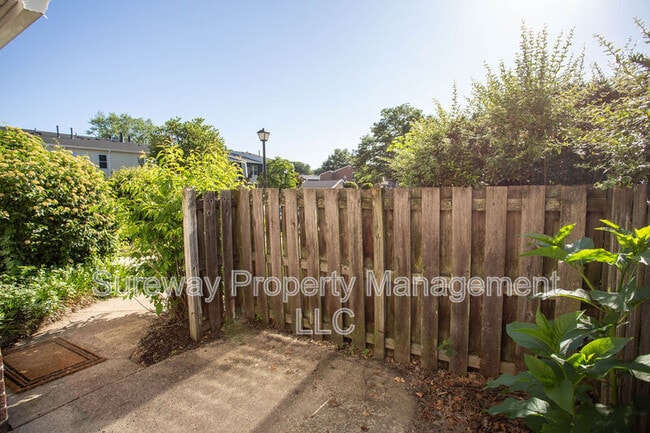 Photo - 2147 Harbour Dr