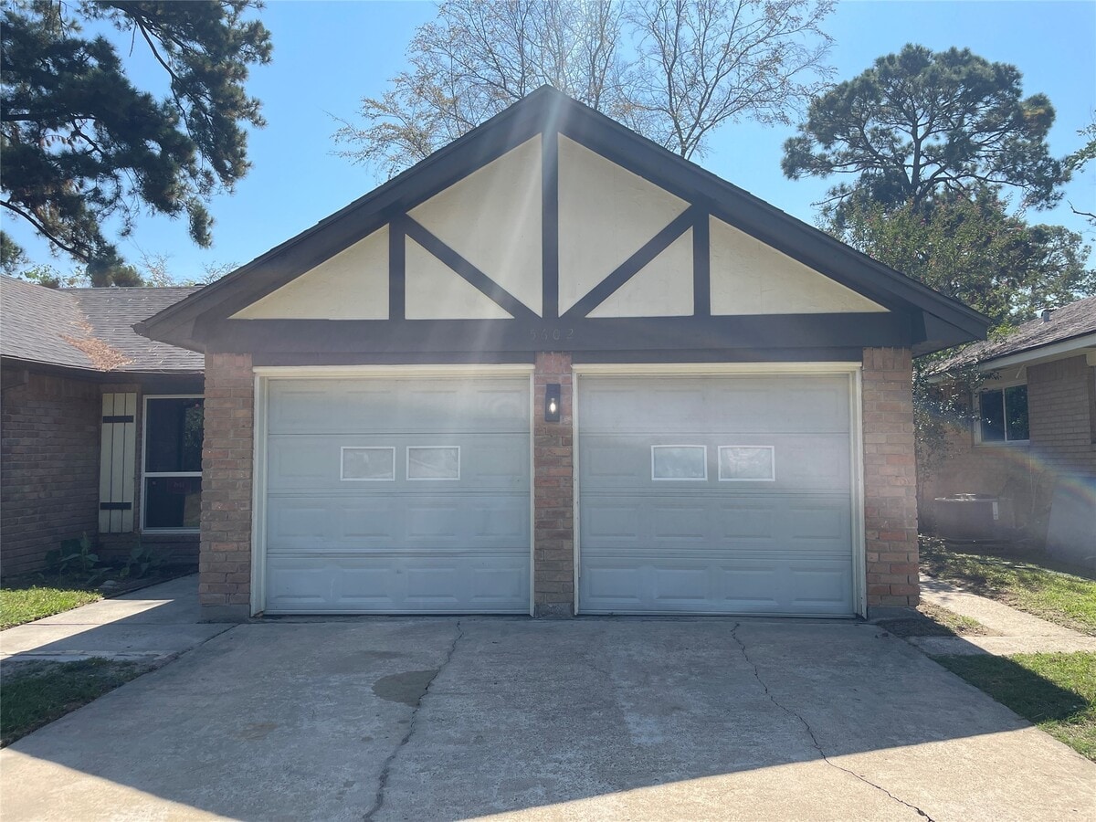 Photo - 5602 Circlegate Dr