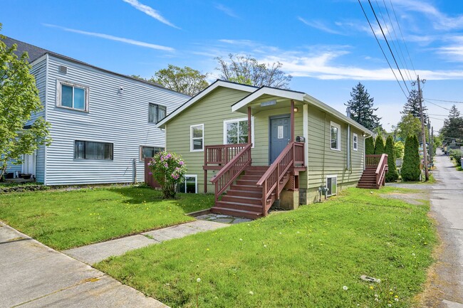 6 Bedroom Home for Rent - 6 Bedroom Home for Rent
