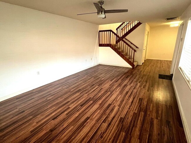 Photo - 7 Amherst Ct