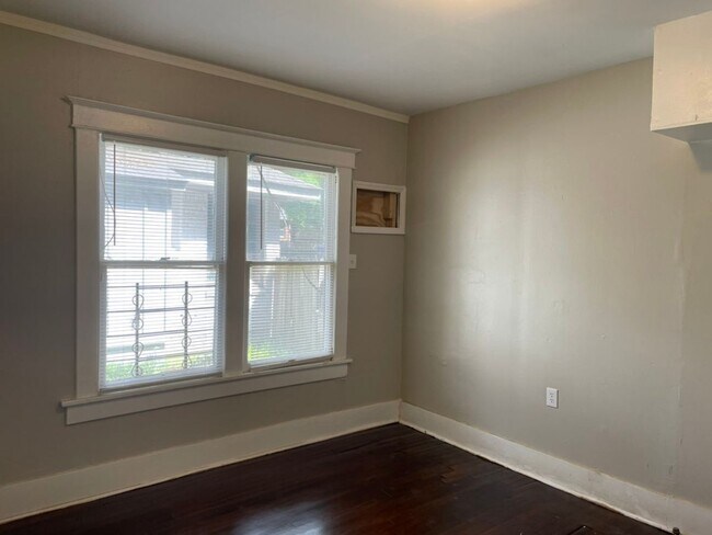 Photo - 2695/2697 Milton Unit 2697 Milton Ave