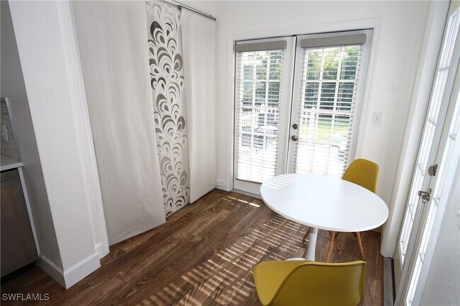 Photo - 714 11th St N