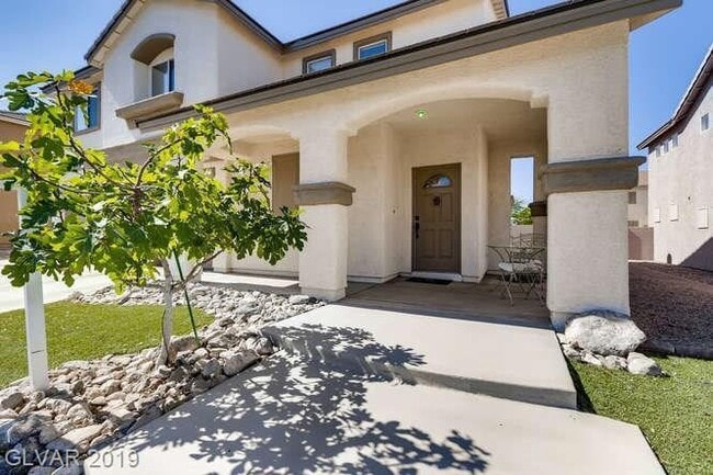 Photo - 27 Desert Gallery St Unit Downstairs Master Suite