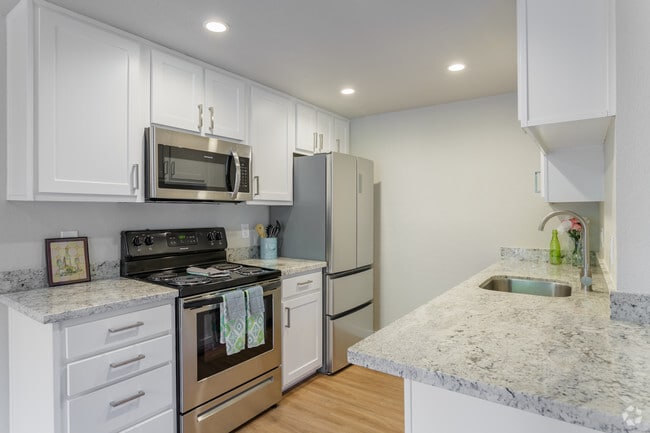 1BR, 1BA - 750 SF Magnolia - Promenade Park Apartments