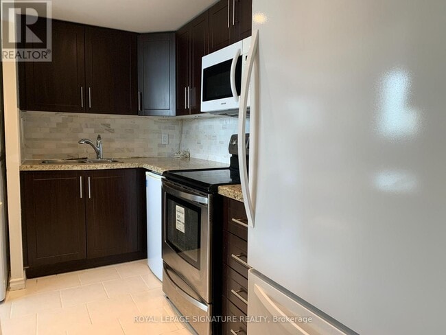Photo - 3695 Kaneff Crescent Unité 1107