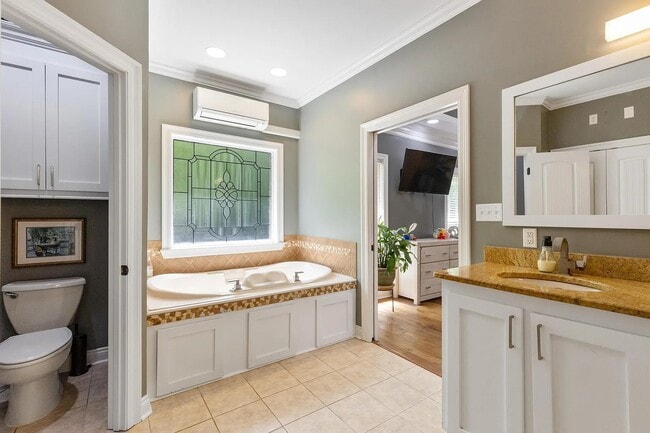 Building Photo - 104 Heartwood Rental