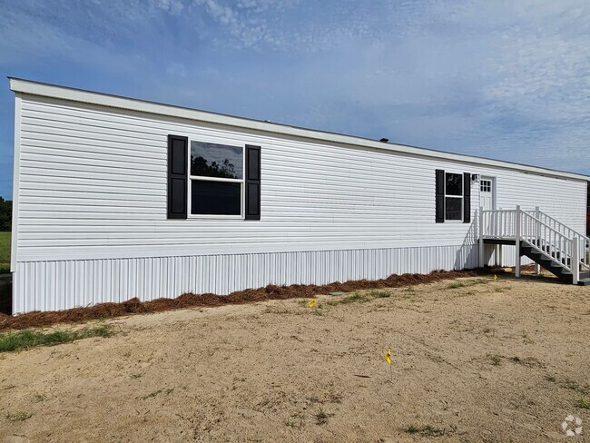 Building Photo - BRAND NEW!! VERY NICE 3 bedroom, 2 bath ho... Rental