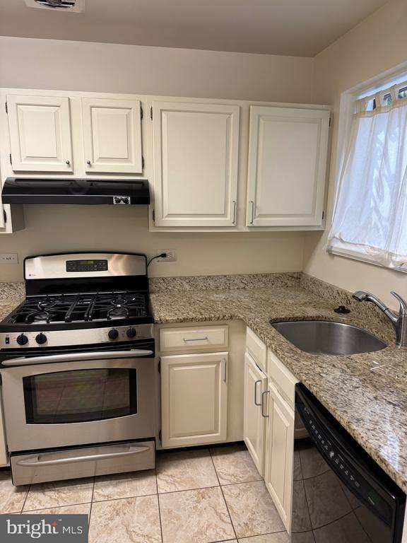 Building Photo - 10524 Weymouth St Unit W-1 Rental