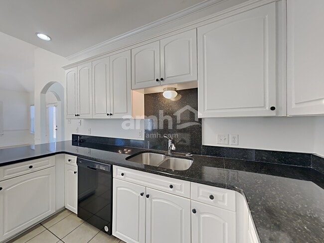 Photo - 9664 Woodland Creek Ln