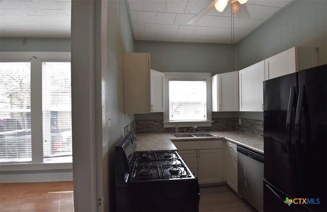 Photo - 109 E Bailey St