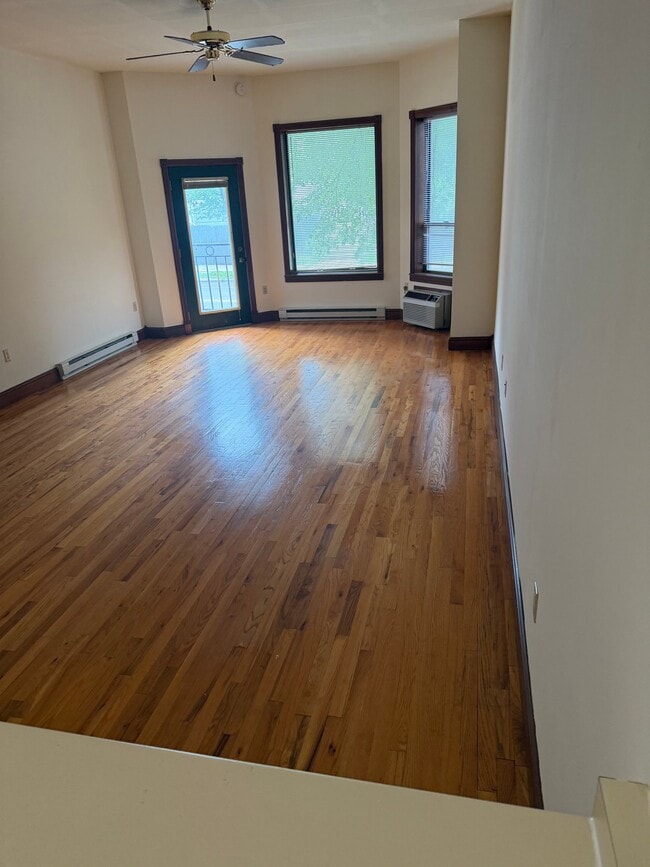 Photo - 402 W Dayton St Unidad 102
