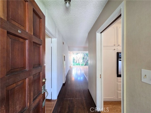 Photo - 2080 Senasac Ave