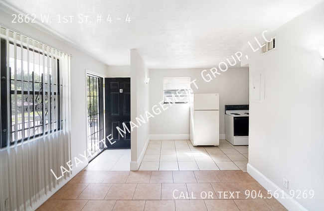 Building Photo - 2862 W 1st St Unit 4 Rental