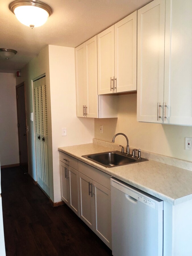 Photo - 2730 Dupont Ave S