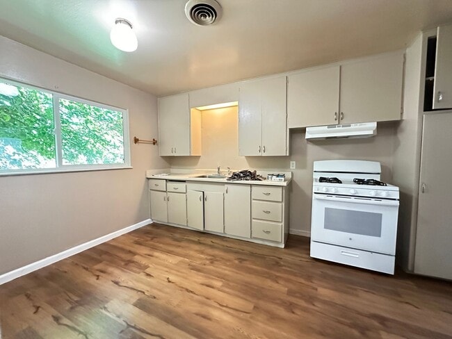 Photo - 3 bed / 1 ba house - E. Marysville