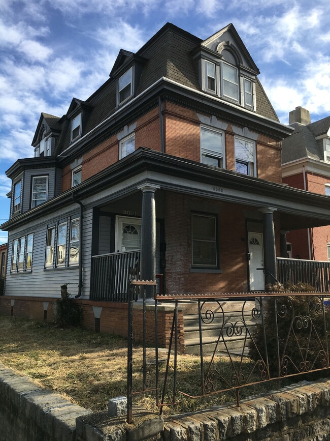 Exterior, frontal - 4943 Penn St