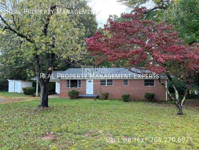 Building Photo - 1396 Shinnville Rd Rental
