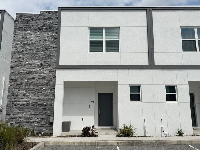 Building Photo - 368 Famagusta Dr
