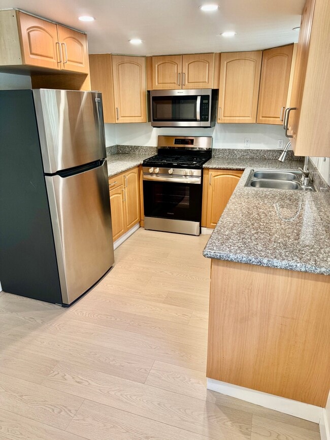 Photo - 11741 Gilmore St Unit 115