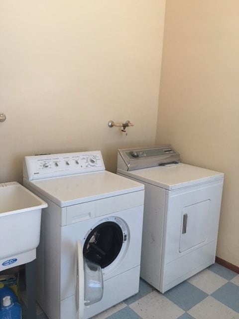 Photo - 3 Bedroom 2 Bath Duplex Close to OSU!