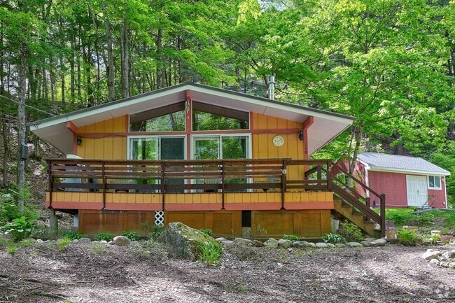 Building Photo - 155 Town Hall Rd Rental