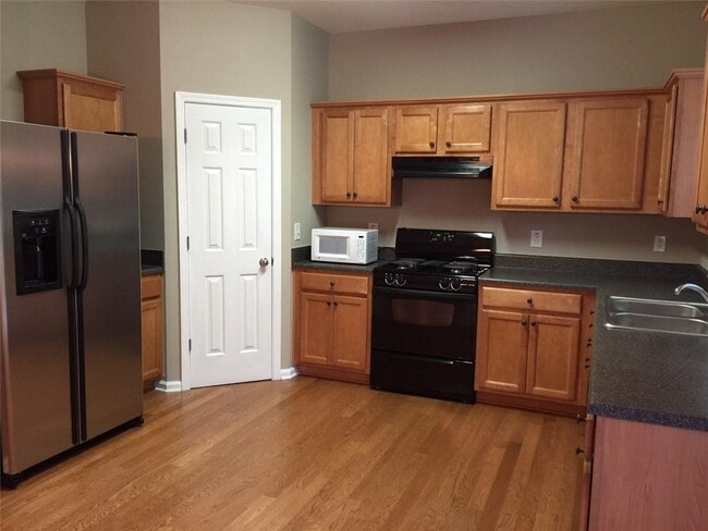 Photo - 2164 Executive Dr
