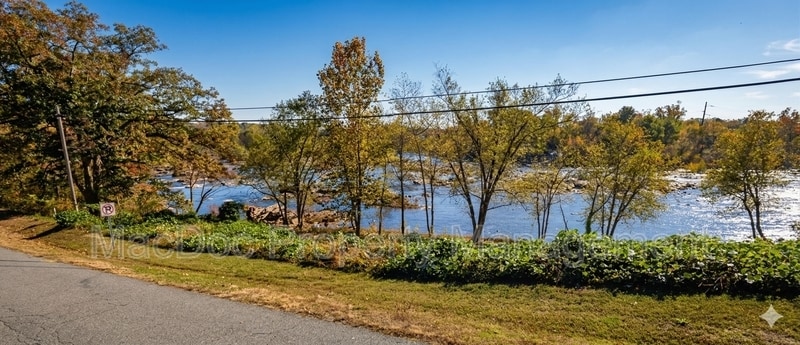 Photo - 428 Ingleside Dr