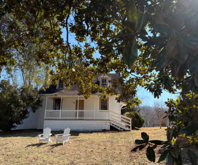 Front porch - 1765 Stony Point Rd